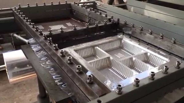 Plastic injection mold