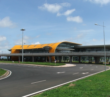 Lien Khuong airport