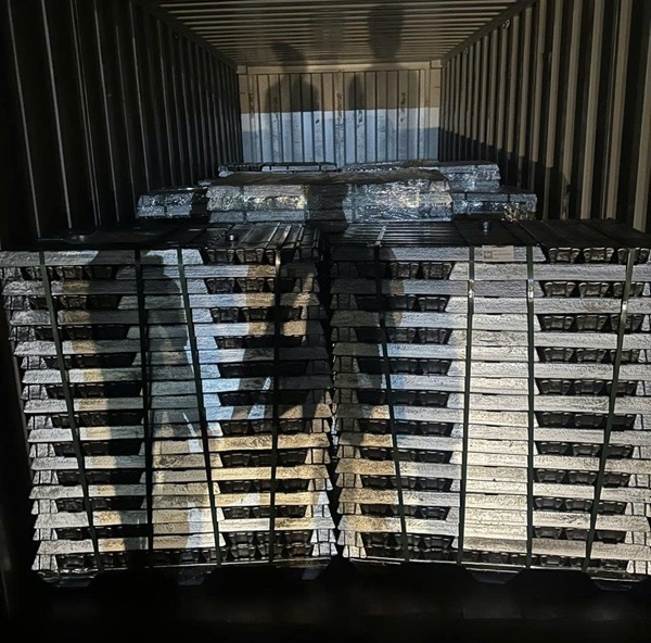 Aluminium alloy ingots