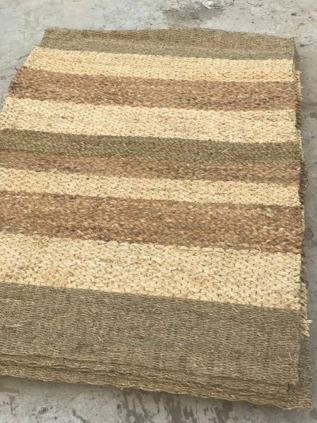 Hand woven seagrass mix palm rug