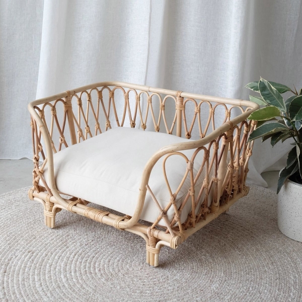 Rattan dog crib