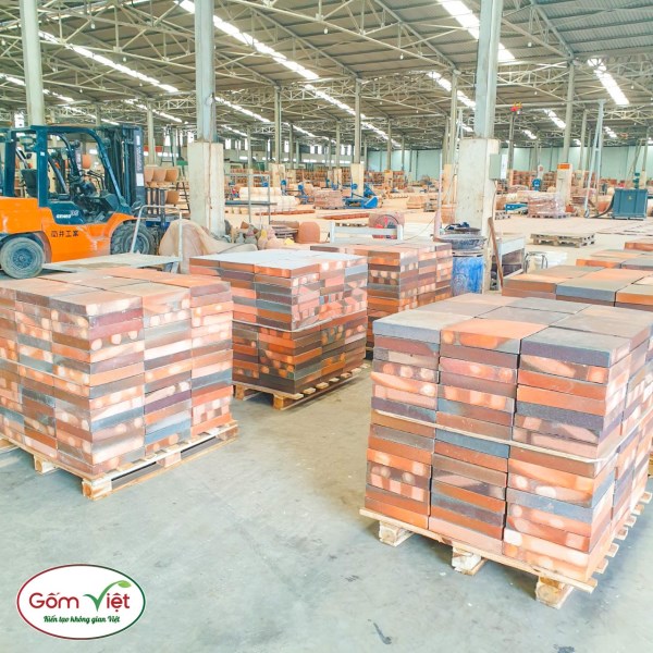 Ceramic floor tiles