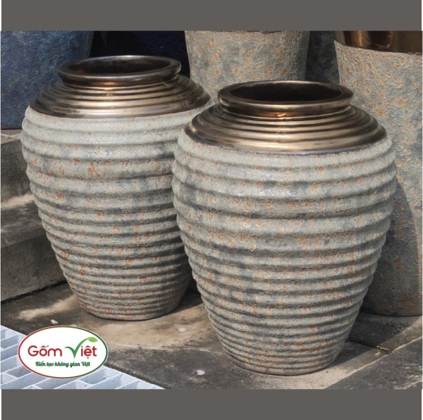 Decorative water jar