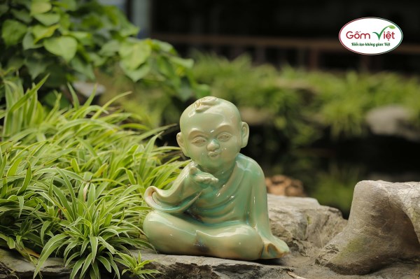Decorative ceramic statue