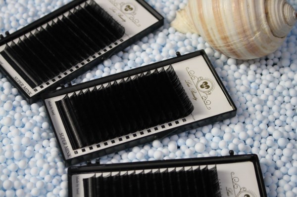 False Eyelashes