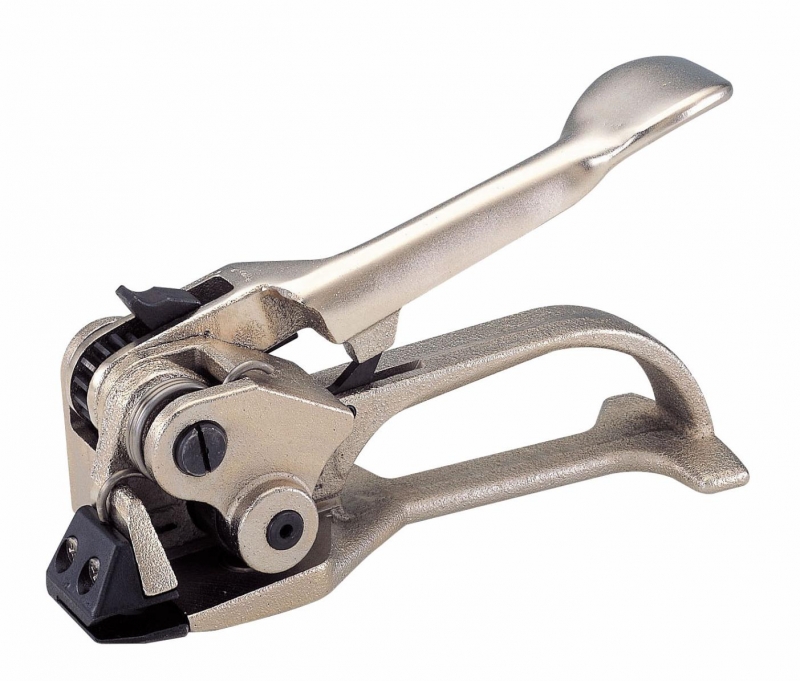 Strapping machine