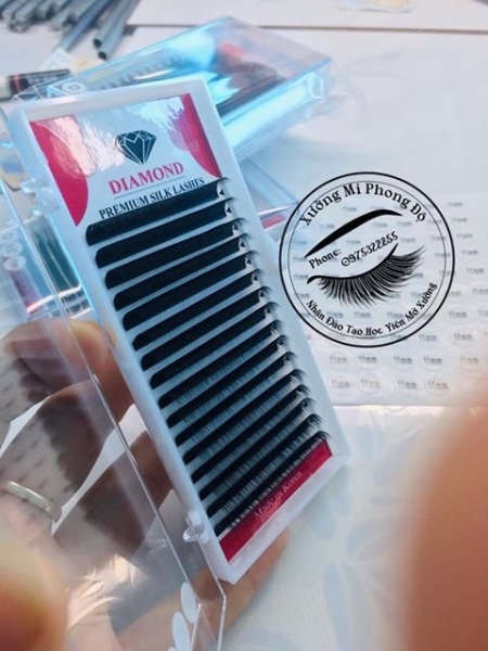 Eyelash tray