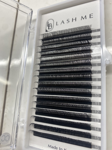 Eyelash tray