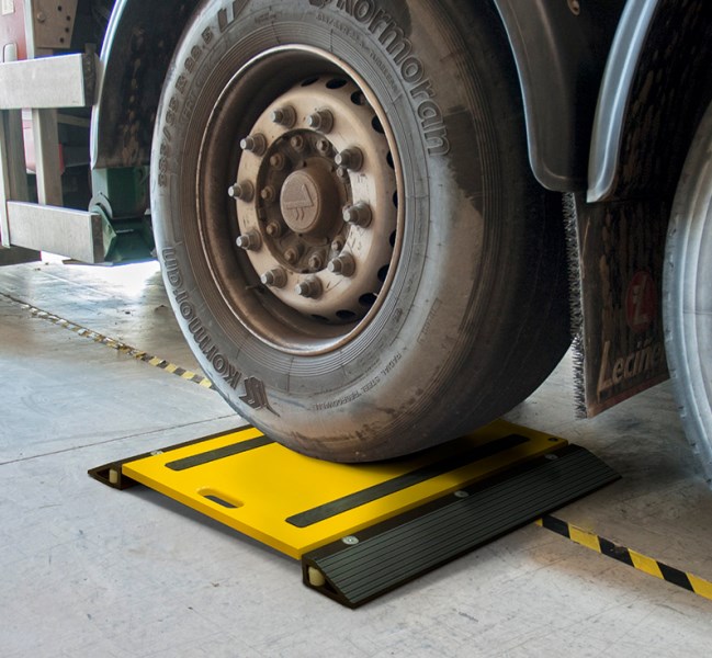 Portable car scale