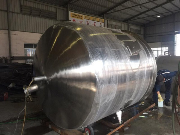 Tank and vessel processing