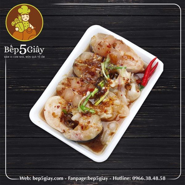 Pangasius conchophilus braised with spring onion and chili