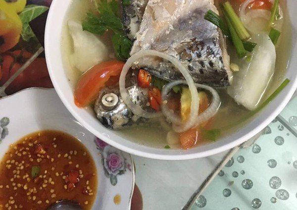 Katuk soup with mackerel