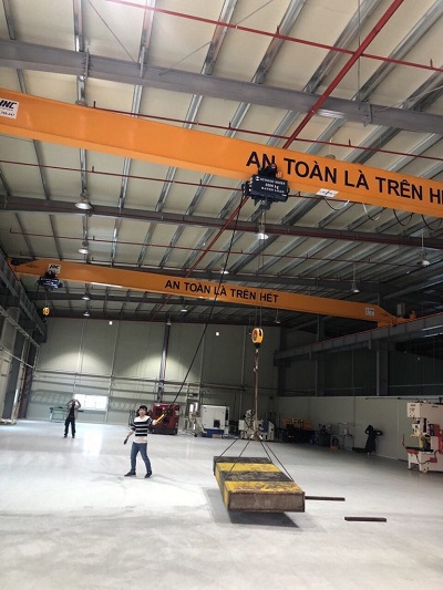 Single-girder bridge crane