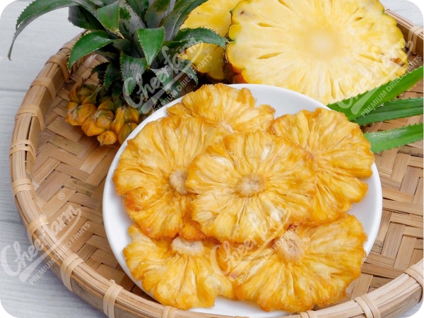 Dried pineapple