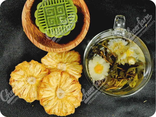 Dried pineapple