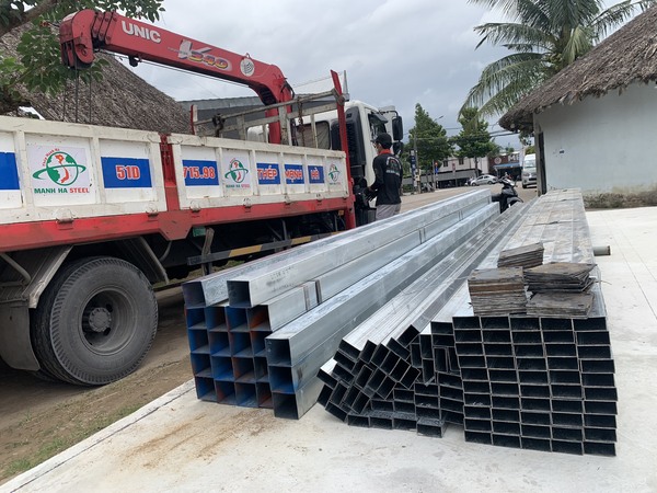 Steel square pipe