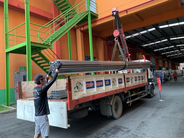 Steel square pipe