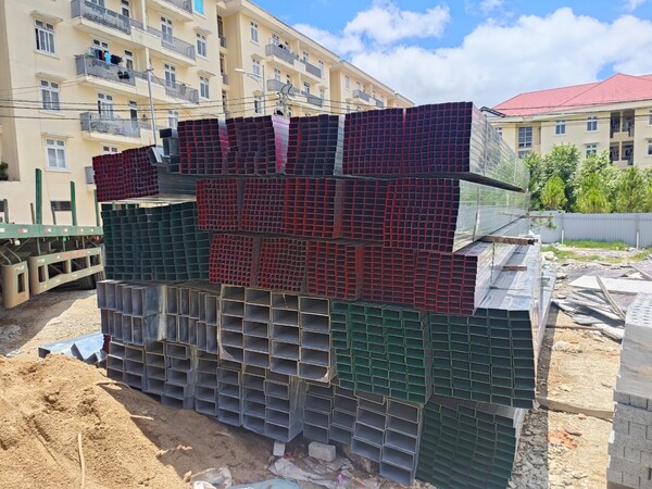 Steel square pipe