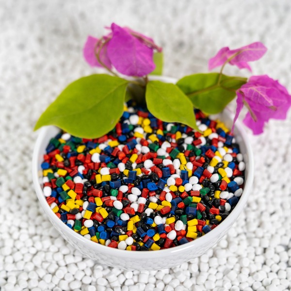 Color masterbatch pellets