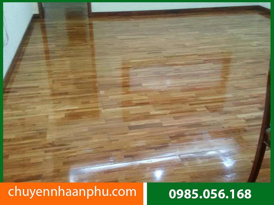 Wood floor polishing service