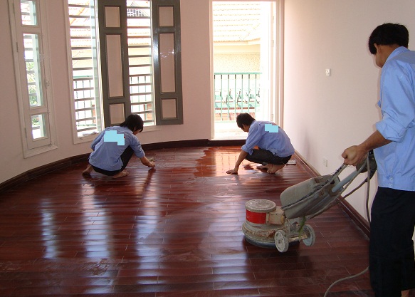 Wood floor polishing service