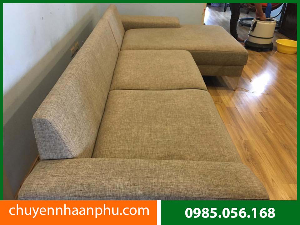 Wood floor polishing service