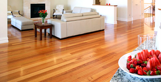Wood floor polishing service