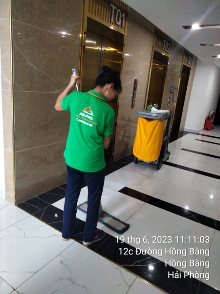Industrial cleaning service