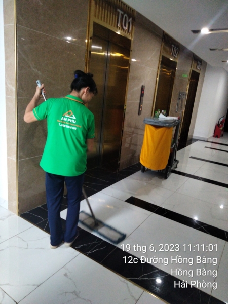 Industrial cleaning service