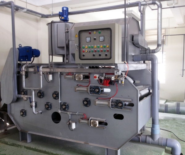 Belt sludge press