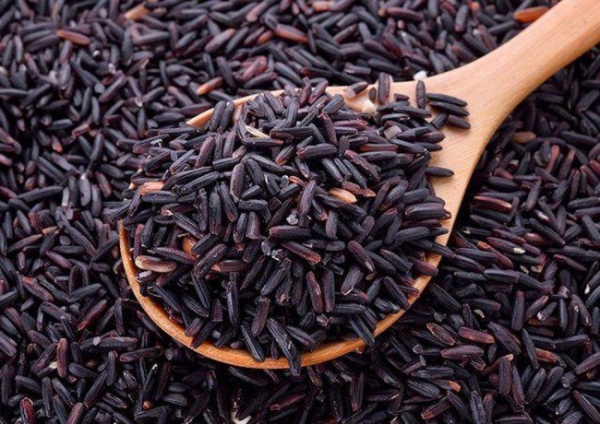 Black broken rice