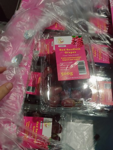 Seedless red grapes