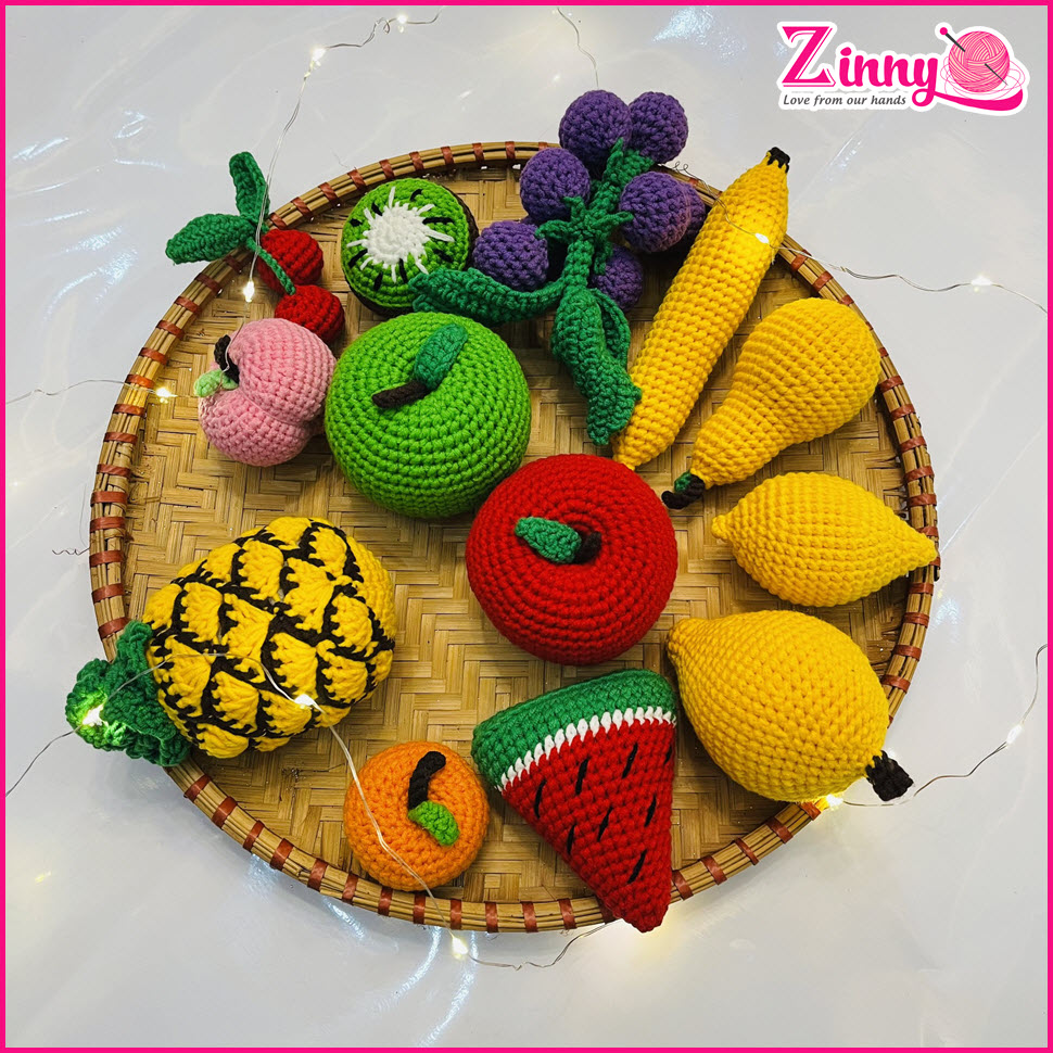 Crochet decorative fruit