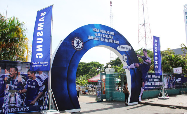 Event welcome gate