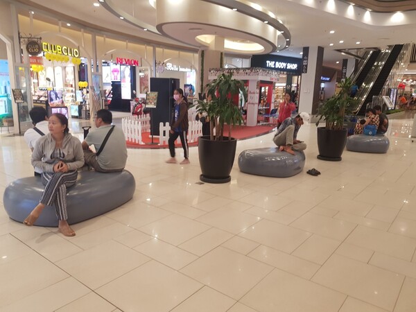 Composite supermarket waiting chair