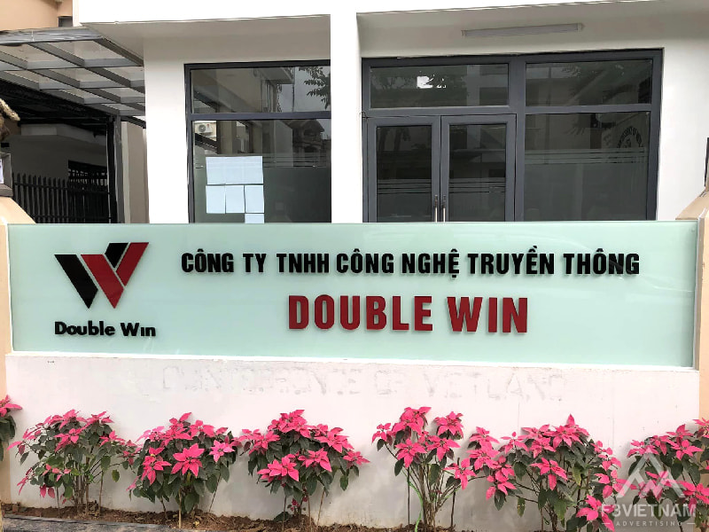 Processing 3D plexiglas signboard
