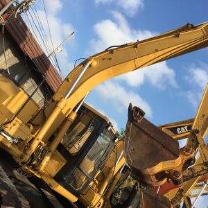 Crawler excavator