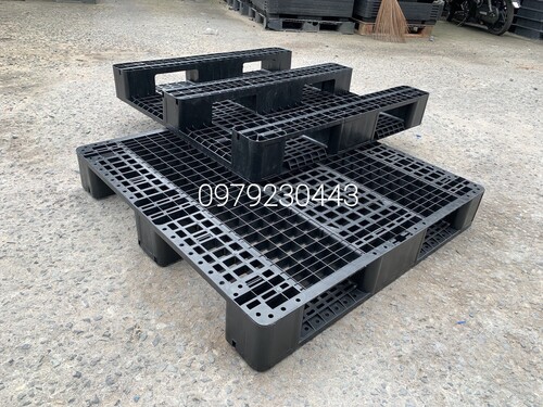 Plastic pallet