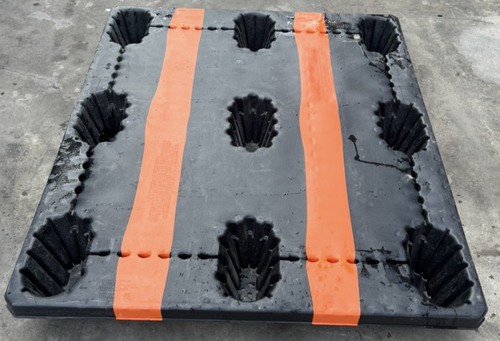 Plastic pallet