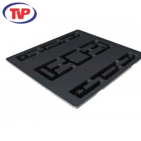 Closed deck plastic pallet