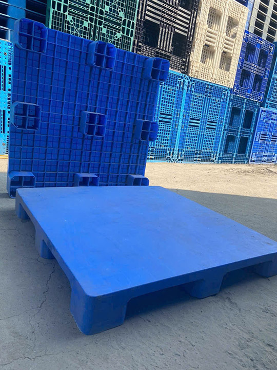 Plastic pallet
