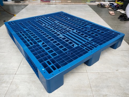 Plastic pallet