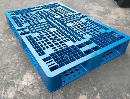 Plastic pallet