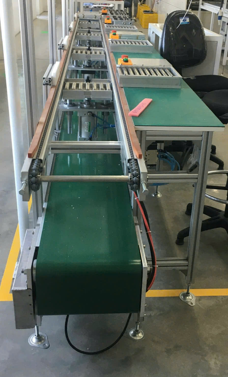 Assembly conveyor