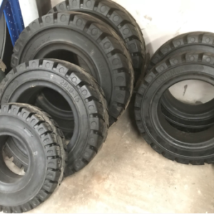 Tire for forklift