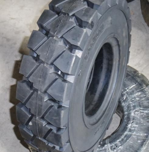 Tire for lift truck