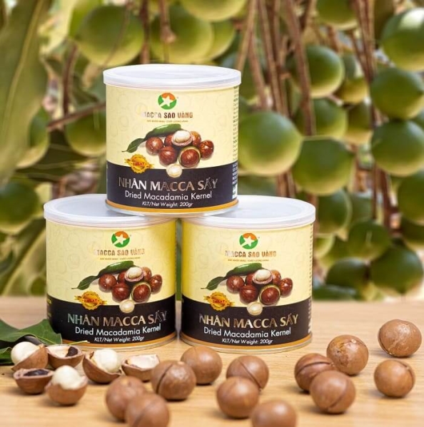 Dried macadamia kernels