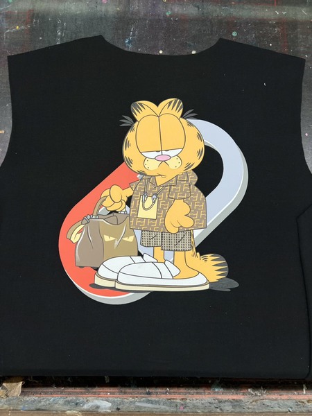 Silk screen tank top printing