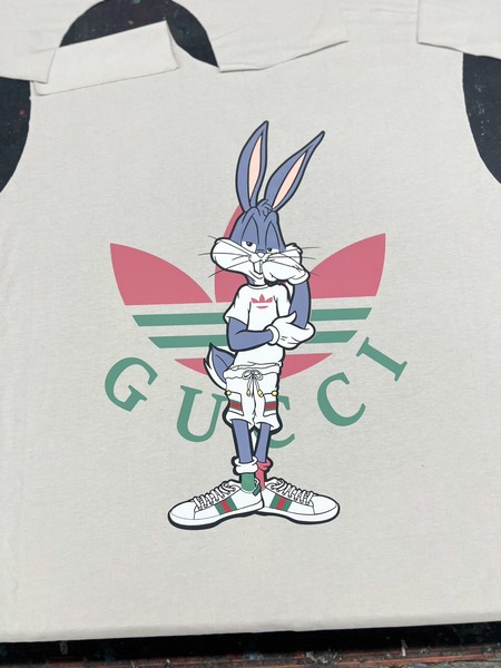 Silk screen tank top printing
