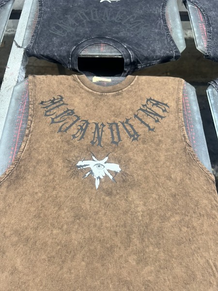 Silk screen tank top printing